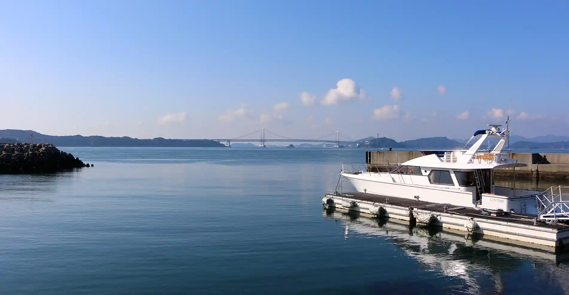 ポンツーン(ホテル専用桟橋)