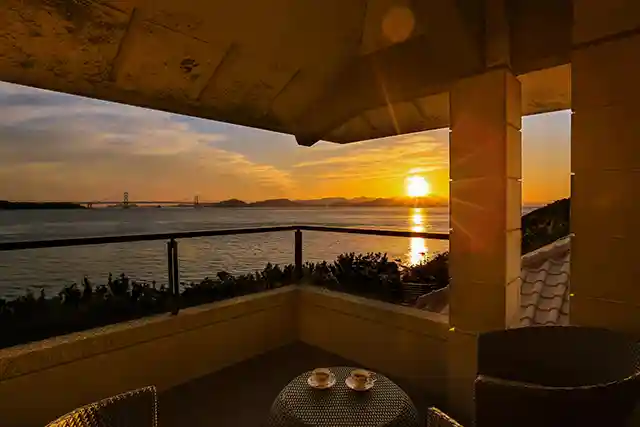 【公式HP｜期間限定】スーペリアツイン料金でスイートへ｜冬の淡路島 特別オファー